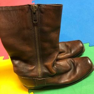 Women’s Frye Heath outside zip size 10